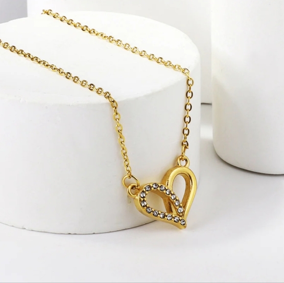 Heart Circle Pendant with Diamonds Necklace - Picture 2 of 4